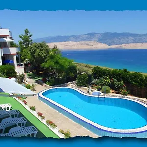 https://apartments-km.hotelinzadar.com